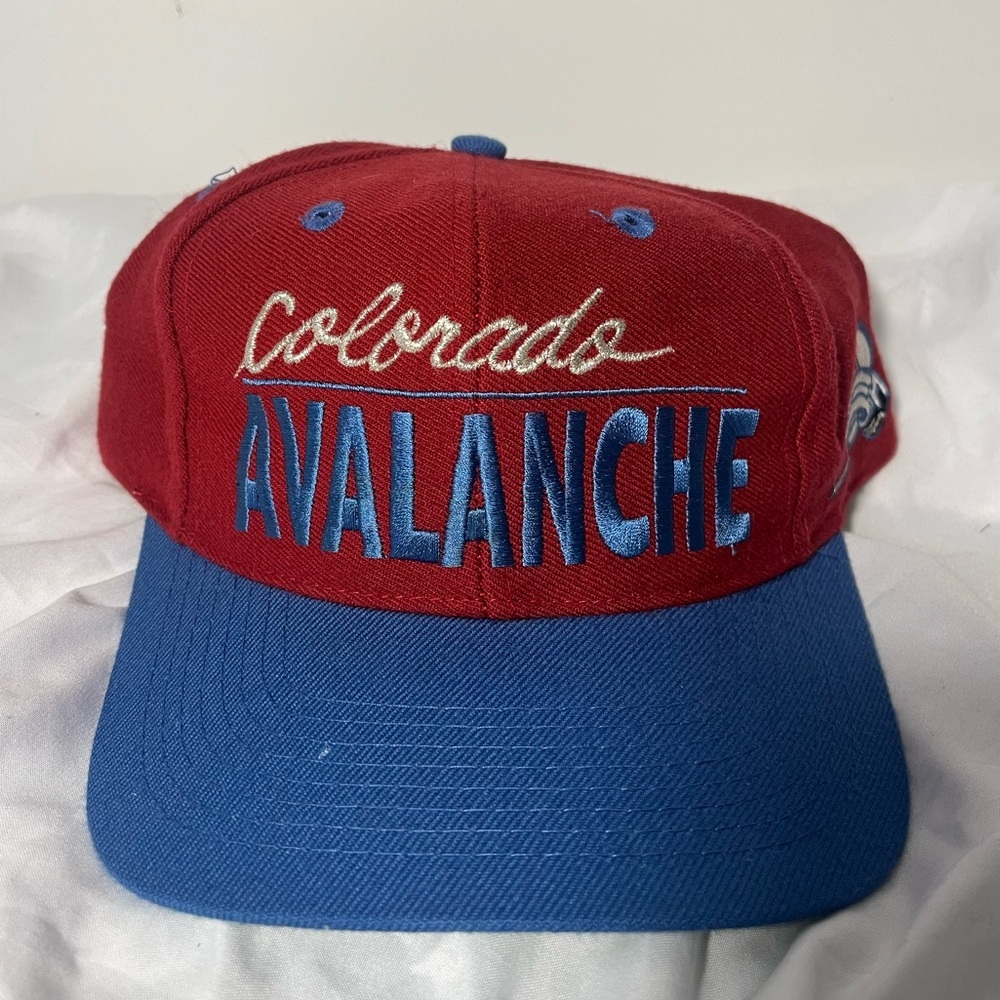 Vintage Men’s Colorado Avalanche Red and Blue Cap